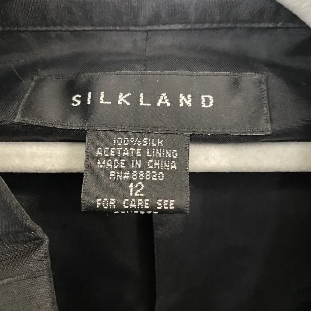 Silkland Blouse Top Womens Size 12 Silk Black Embroidered Fishes - Picture 7 of 7